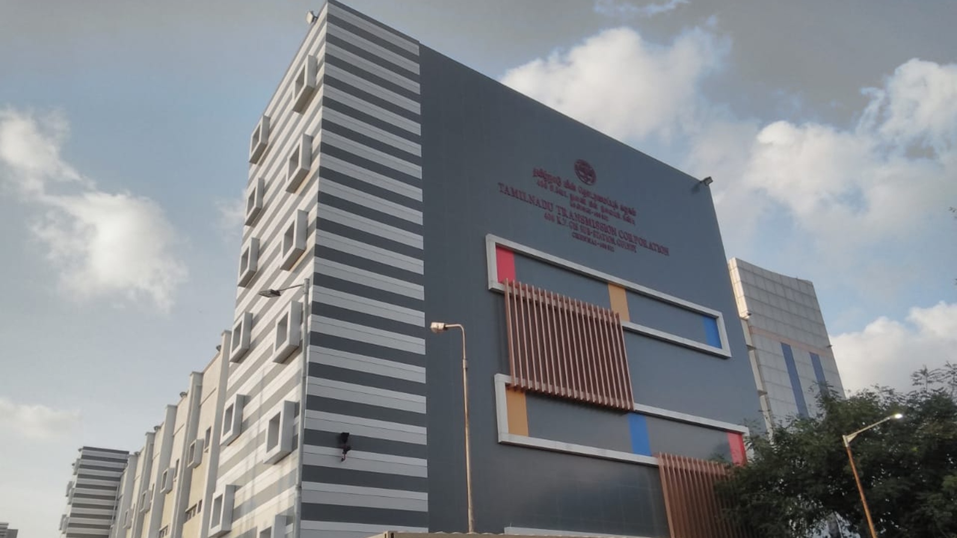 completed-office-building-design-front-view